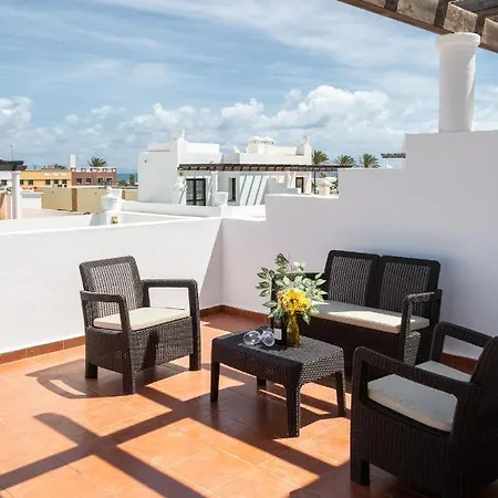 Surfers Paradise- Fiber Wifi, Private Pool, Garden& Bbq *