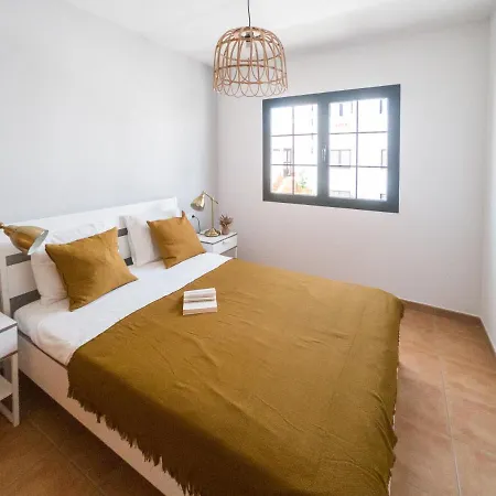 Villa Surfers Paradise- Fiber Wifi, Private Pool, Garden& Bbq