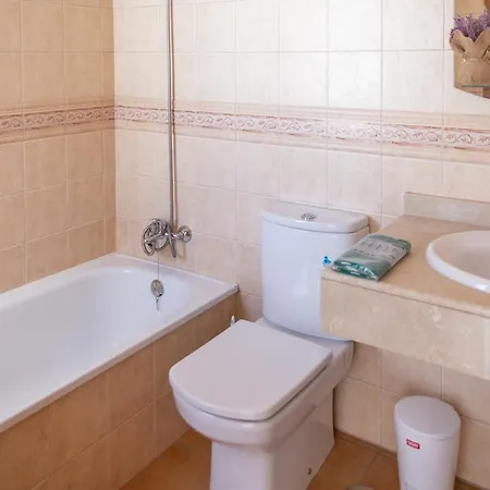Villa Surfers Paradise- Fiber Wifi, Private Pool, Garden& Bbq Corralejo