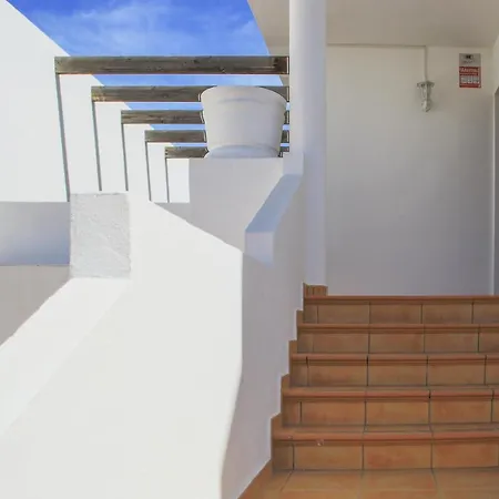 Surfers Paradise- Fiber Wifi, Private Pool, Garden& Bbq Villa Corralejo