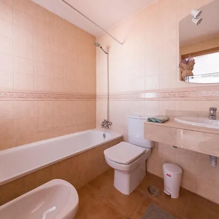 Villa Surfers Paradise- Fiber Wifi, Private Pool, Garden& Bbq *