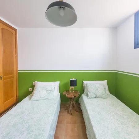 Villa Surfers Paradise- Fiber Wifi, Private Pool, Garden& Bbq *