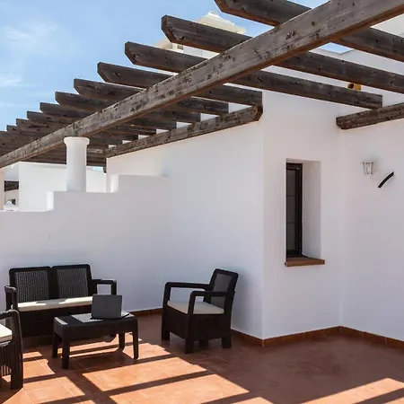 Surfers Paradise- Fiber Wifi, Private Pool, Garden& Bbq Corralejo