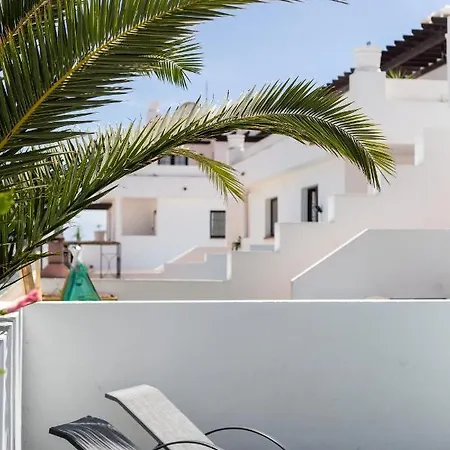 Villa Surfers Paradise- Fiber Wifi, Private Pool, Garden& Bbq Corralejo