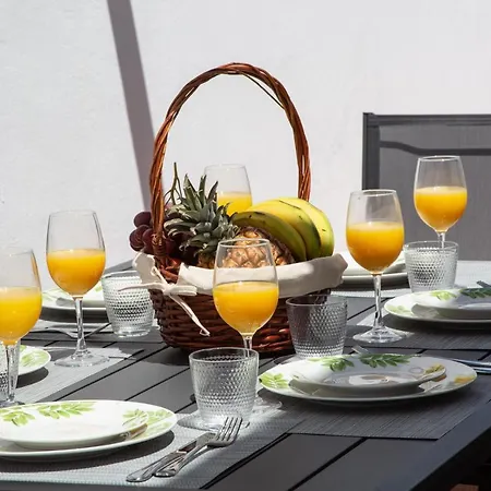 Surfers Paradise- Fiber Wifi, Private Pool, Garden& Bbq Villa *