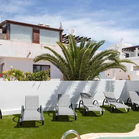 Surfers Paradise- Fiber Wifi, Private Pool, Garden& Bbq Villa Corralejo