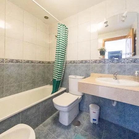 Surfers Paradise- Fiber Wifi, Private Pool, Garden& Bbq Villa Corralejo